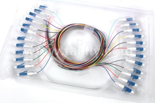 12 núcleo SC APC de modo único de fibra óptica de cable Pigtail 10000N