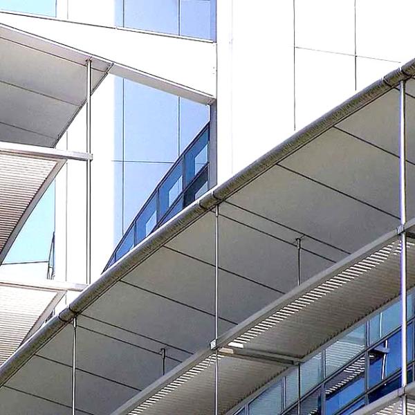 Forme de panneau en aluminium personnalisé résistant à la corrosion pour revêtement de mur / décoration