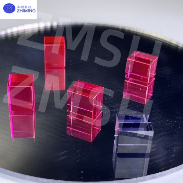 Piedra preciosa de laboratorio de color rosa de Sakura Material de zafiro de color crudo Alta transparencia