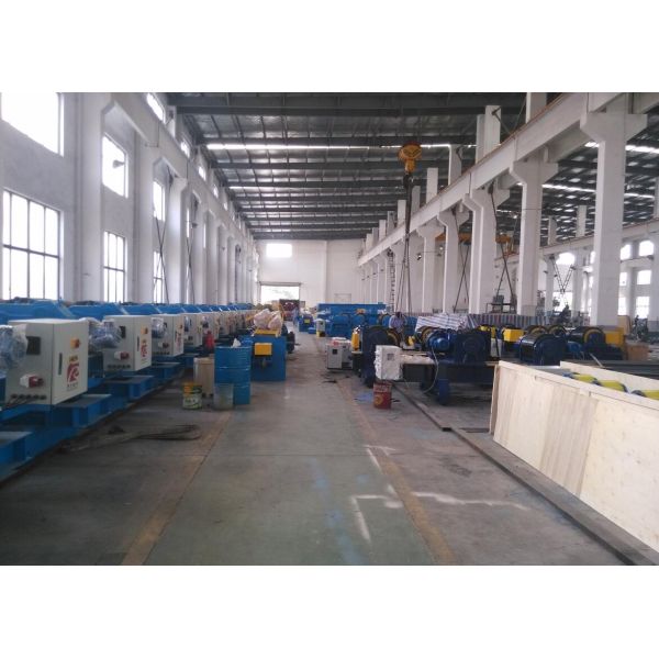 Soldadura auto hidráulica cabida encima de cadena de producción de la torre del viento de la estación