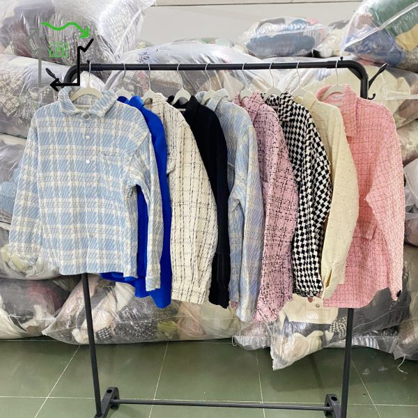 Mixed Styles Used Women's Winter Coat Second Hand Winter Shirts Long Sleeved