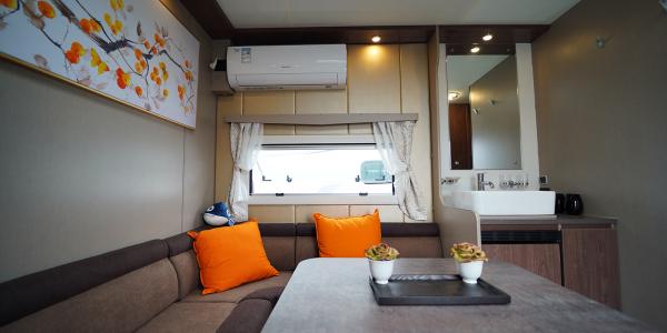 Interior Trim Guest Sleeping Area Separation Luxury Camping Trailer Fully Equipped RV