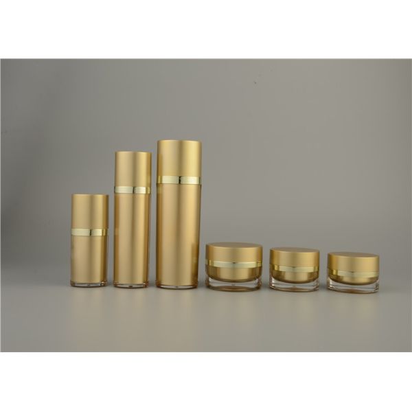 Бутылки лосьона золотой роскошной квадратной кристаллической косметической бутылки пластиковые с бутылкой лосьона насоса акриловой косметической