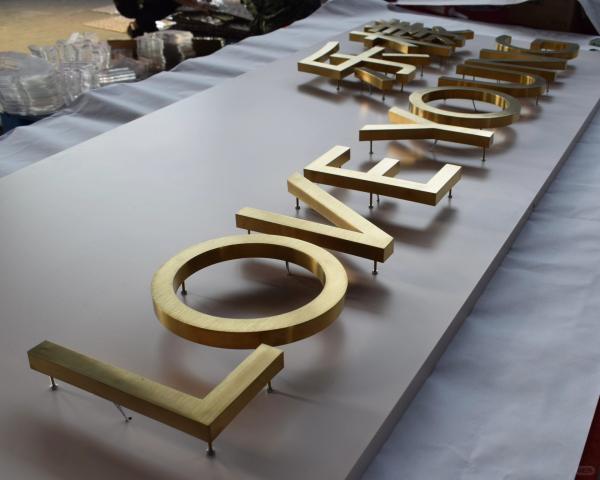 Outdoor 3D LED Billboard e Display Board Lâmpada de fundo de metal inoxidável Letras luminosas