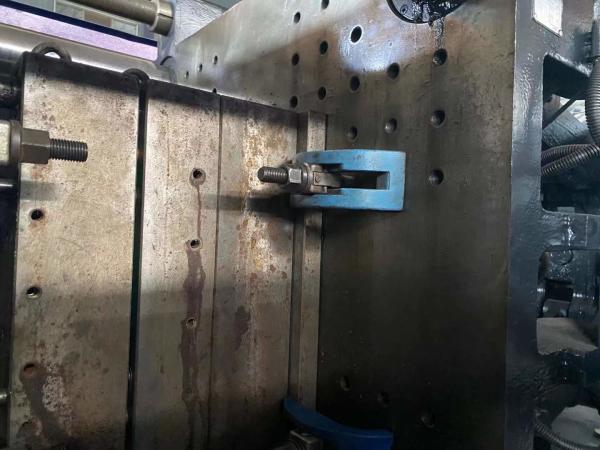37kW Used Haitian Injection Moulding Machine Fruit Crate Bottle Cap 70mm Screw