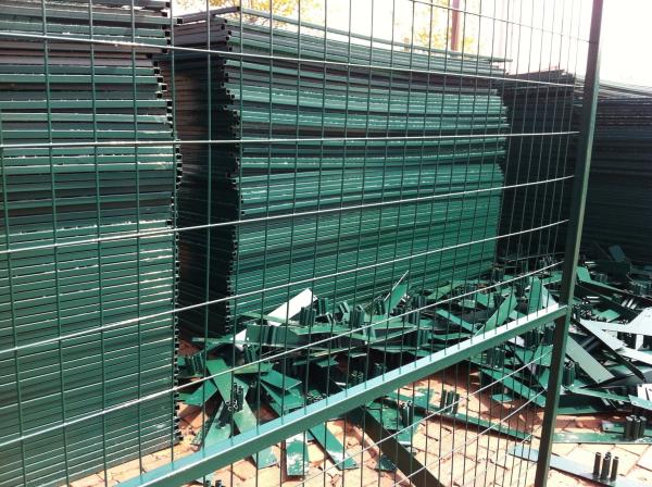Hot sale low price galvanized Canada temporary fence (High quality and high security)