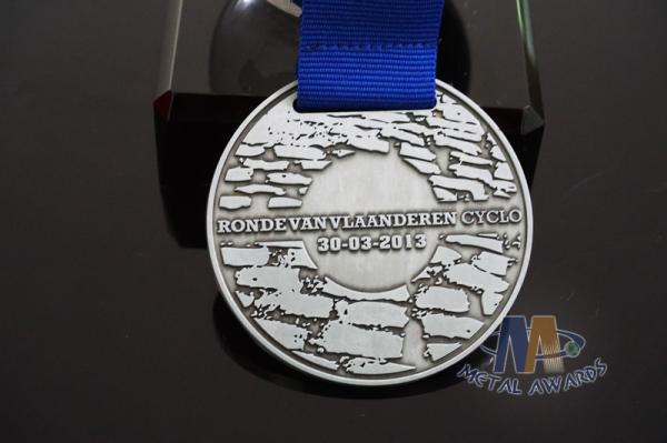 Championship Finisher Sports Marathon Events Metal Award Medals Die Casting With Blue Ribbon