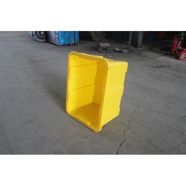 Commercial Colored Plastic Storage Totes With Lids / Cover Stacking And Nesting