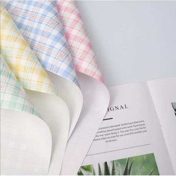 Two-color checkered retro Ouya paper-wrapped flower paper checkered gift flower packaging bouquet wrapping paper wholesale materials