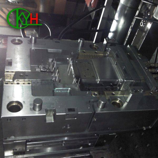 Фабрика обслуживаний прессформы впрыски изготовленной на заказ точности пластиковая для ПК PA Pp Abs