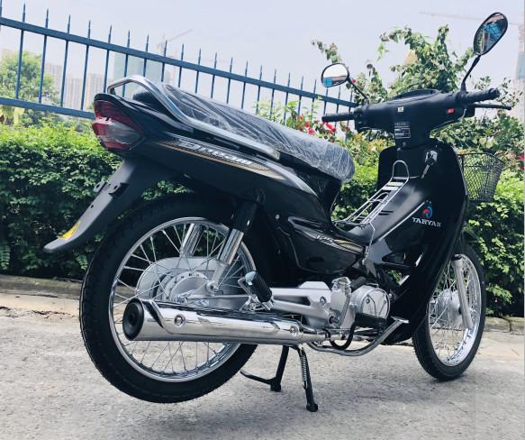 Une moto de 125cc chinoise à grande vitesse.