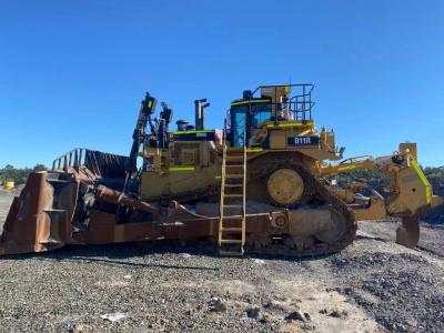 A máquina de construção rodoviária CAT D11 vem da China