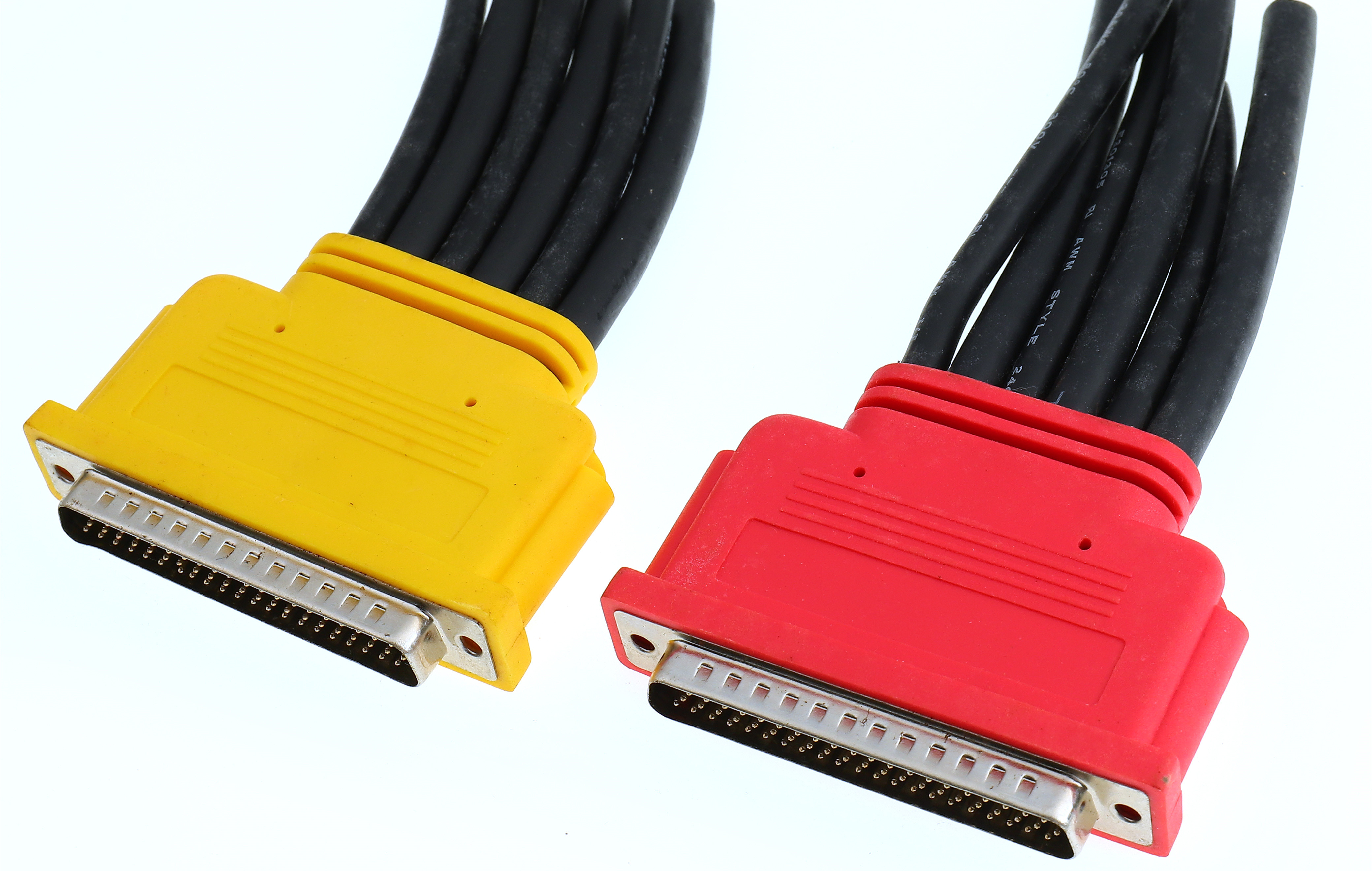 Красное собрание проводки провода 24awg с обслуживаниями OEM/Odm для автомобиля