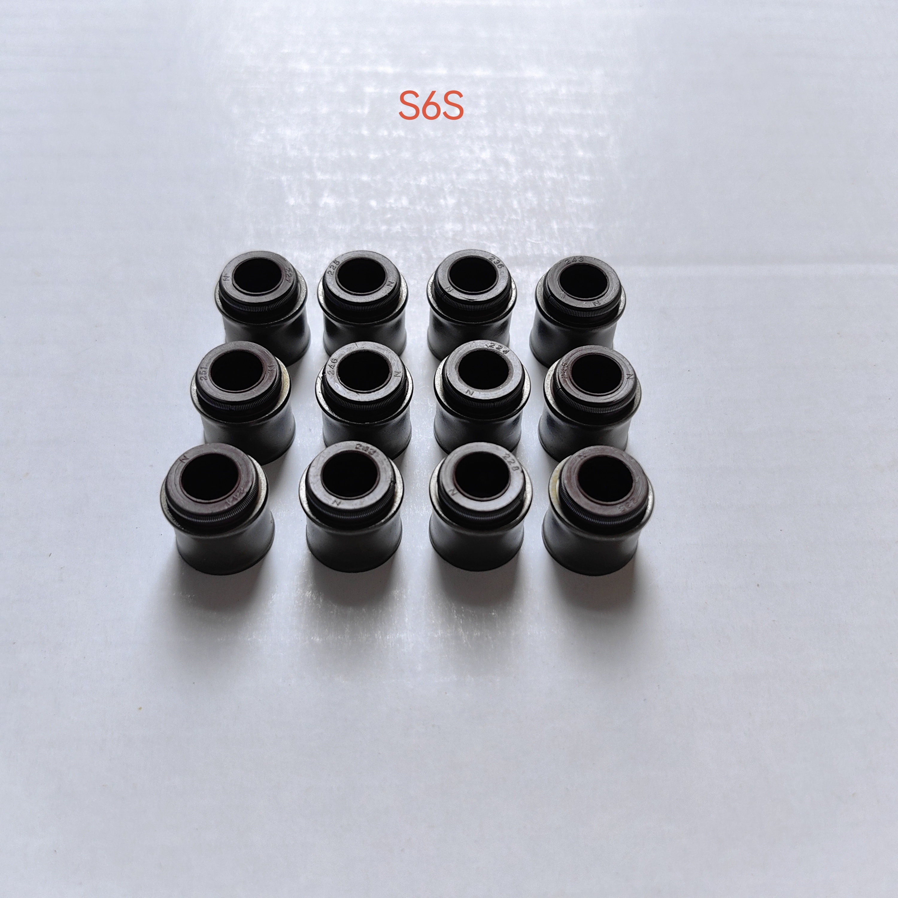 Valve Stem Oil Seals for Mitsubishi S6S Diesel Engine