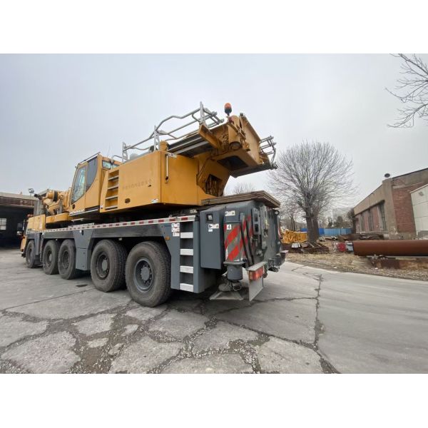 Liebherr LTM1200-5.1 (200-ton) all-terrain crane, 2016Model