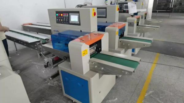 ISO9001 Pillow Packaging Machine 2.4KW Automatic Cling Film Wrapping Machine