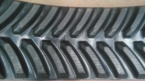 As trilhas de borracha agrícolas de tração altas para os tratores 8RT 25 de John Deere X6  X59 adaptaram-se à terra resistente