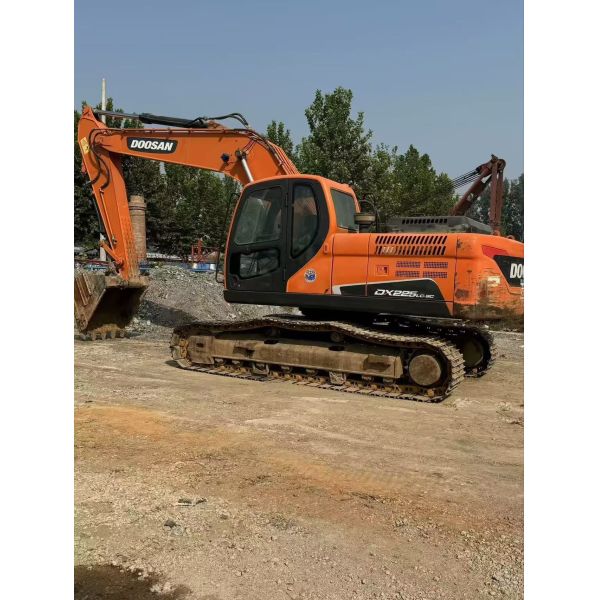 Couleur d'origine Utilisé Excavateur Doosan DX225LC-9C en excellent état