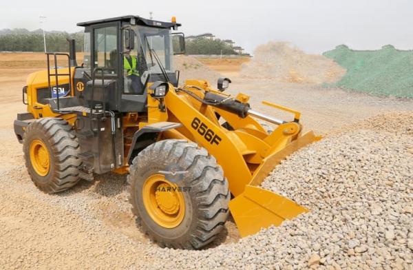 5.5 Ton SEM 656F Wheel Loader with 162kW Weichai Engine Hot Sale in Tanzania
