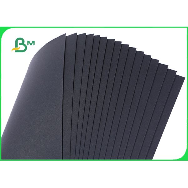 бумага карты Kraft черноты 250gr на подарочная коробка 24