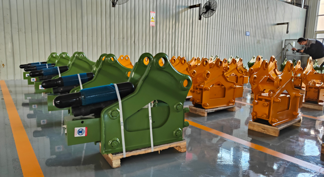 ROCK EXCAVATOR HYDRAULIC BREAKER STEEL 2-3.5 TON SANY, XCMG AND DOOSAN53