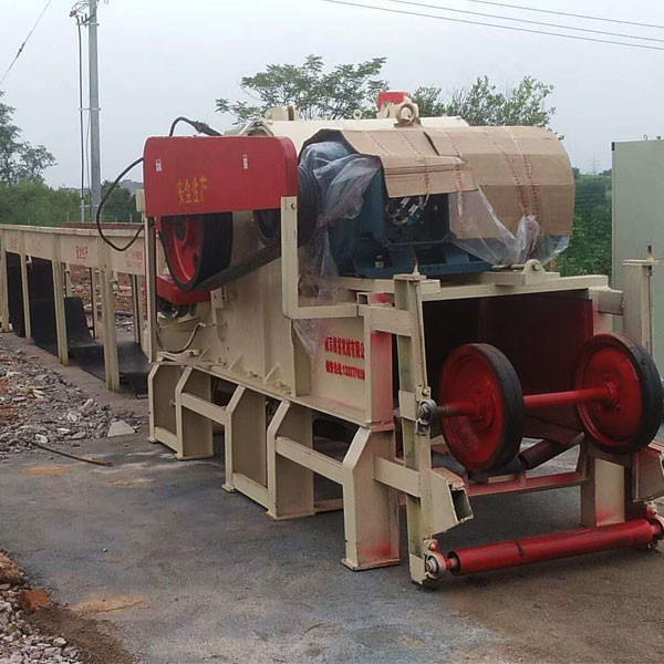 Anúncio publicitário de madeira elétrico e retalhadora de madeira industrial da raspadora