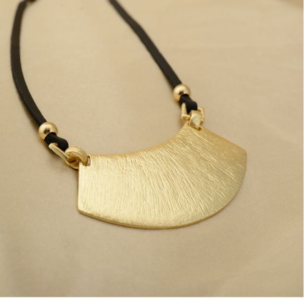 Retro fashion alloy fan-shaped necklace pendant Cowhide rope sweater chain