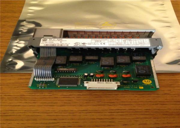 Módulo de salida de Allen-Bradley SLC500 1746-OX8 Ser: Un módulo de entrada-salida de 240VAC/125VDC Digitaces