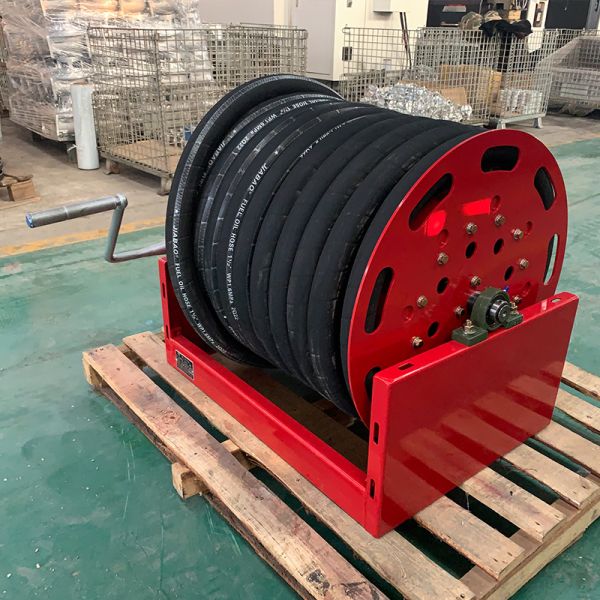 1.5-Inch 20-Meter Hose Reel for Oil Tankers Tool Customized Support OEM High Quility Home or Commercial