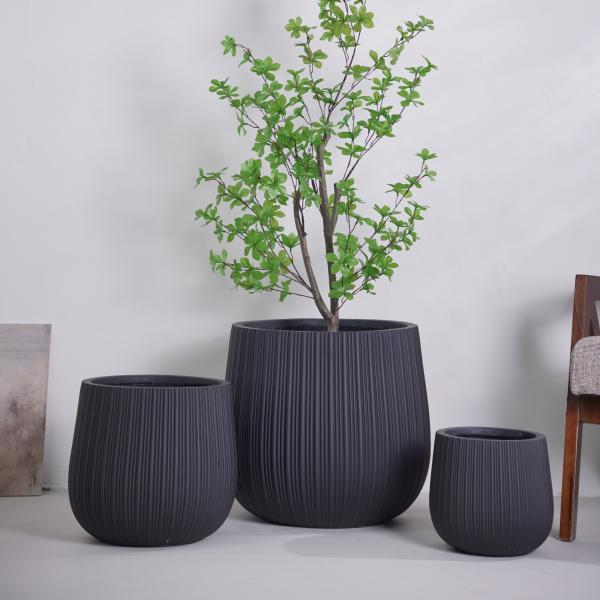 Grand pot de fleurs moderne et vitré avec un design Atlantique luxueux pour la décoration intérieure dans la salle à manger et le salon, pour un usage quotidien