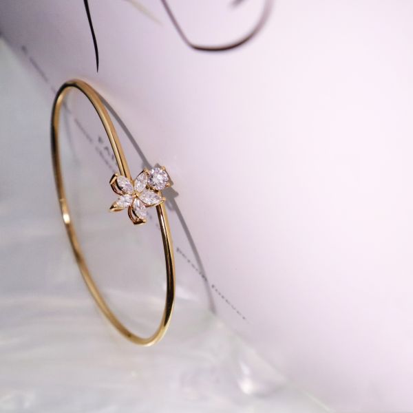 Customized 18K Gold Flower Diamond Bracelet IGI GIA Lab Grown Diamond for Engagement or Wedding Banquet Fine Jewelry