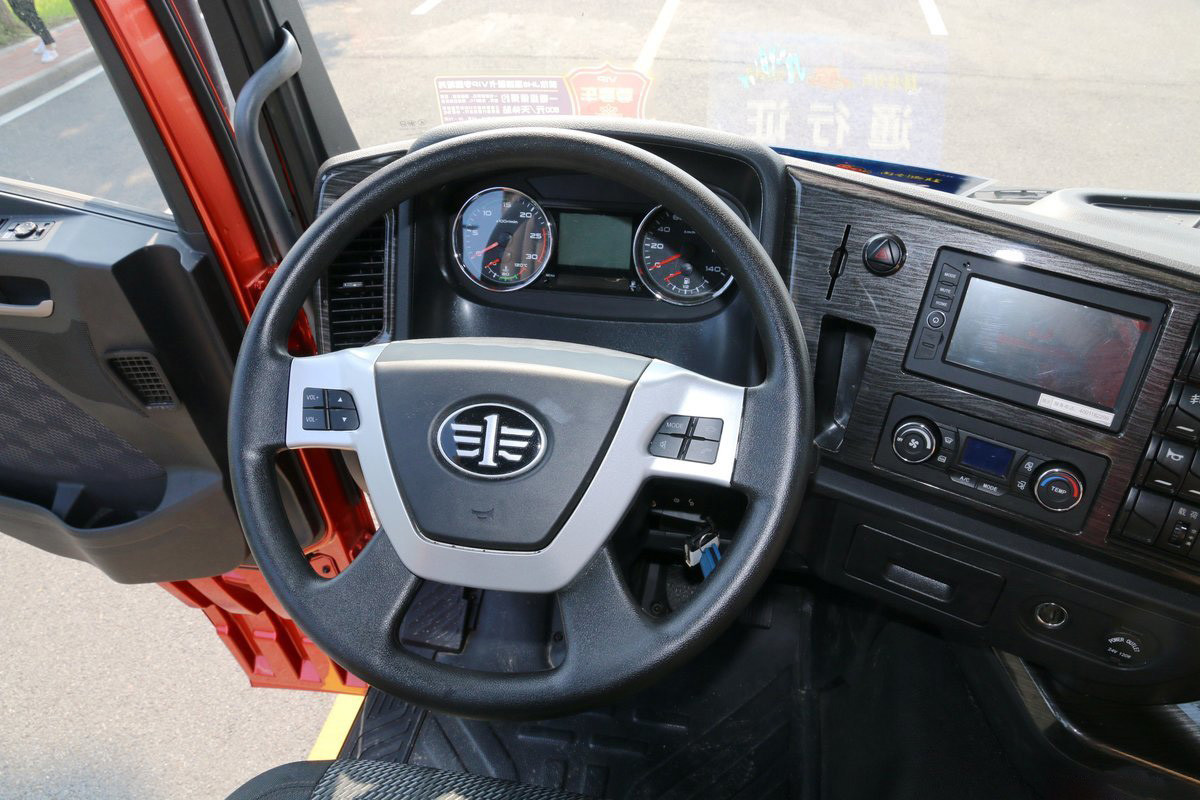 Циндао Цзифанг CA5310 JH6 Дизель 12 Гир 400 Hp 8X4 Высокий дефлектор крыши 9,4 м Холодильный грузовик