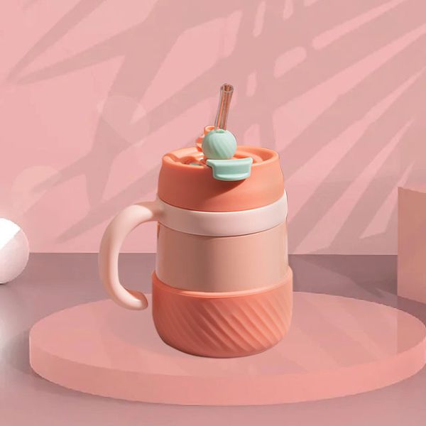 Functional and Fashionable Ladies' Large Capacity Straw Cup for All Your Drink Needs