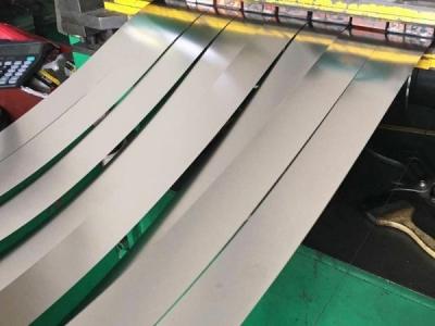 O comprimento de aço inoxidável da largura da tira 1000mm 1219mm de ASTM 430 personalizou