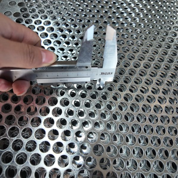 Round Anti Slip Strip Grip Strut Safety Grating Perforated Grip Strut Plank
