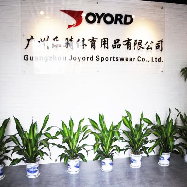 Polyester Personalised Sports Towel Innovative Design Chemical Free Unique Knit Weave