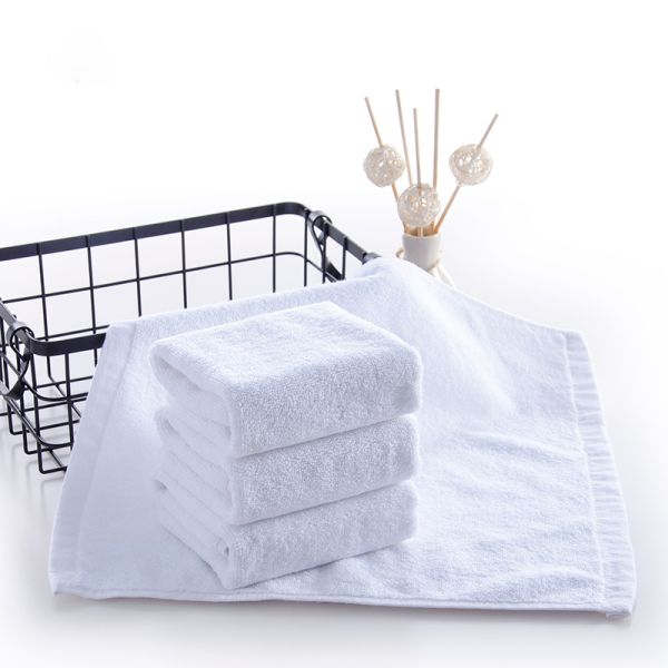 На заказ Углубленное 21S 100% хлопковое полотенце для пятизвездочных отелей Быстросухое и долговечное