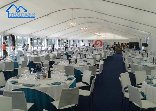 En extérieur grande personnalisée Arcum Aluminium Restaurant Fête de mariage Événements Marquee Canopy Tente incurvée