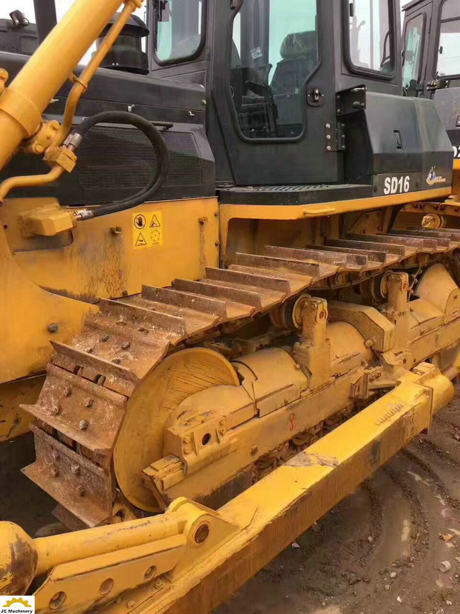 СД16ТЛ использовало небольшое рабочее временя строительной техники 1700х Шантуй Дозерс