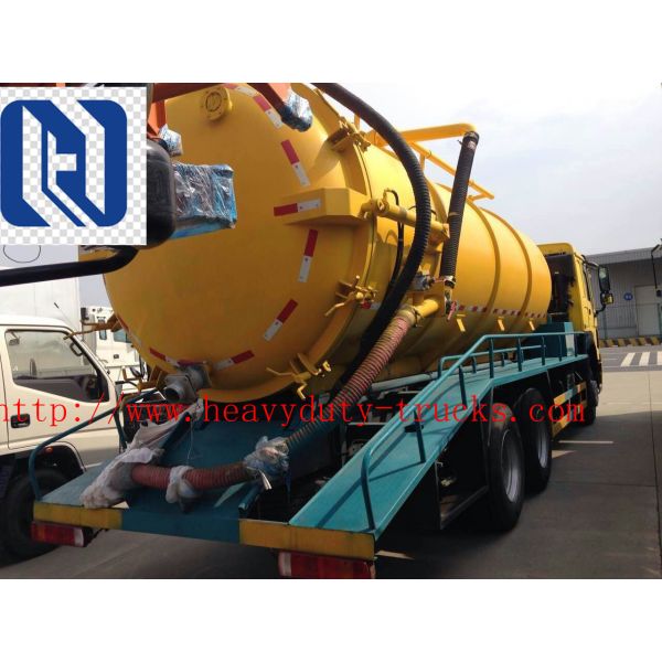 Red 6x4 12m3 Sewage Suction Truck Septic Pump Truck Garbage Fecal SINOTRUK SWZ