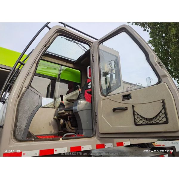 Excellent Performance Used Zoomlion 30 Ton Crane and Ready for 0-2000 Working Hours