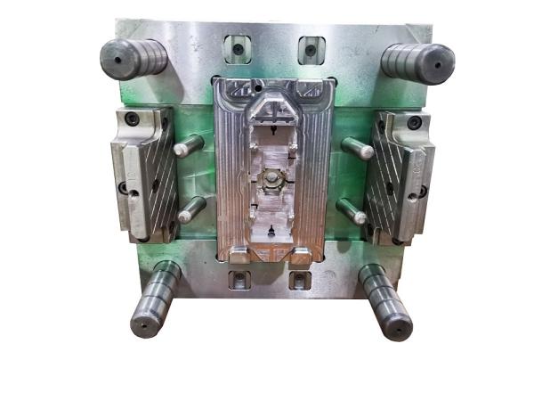 Electronics Parts DIN2312 H13 Plastic Injection Tooling