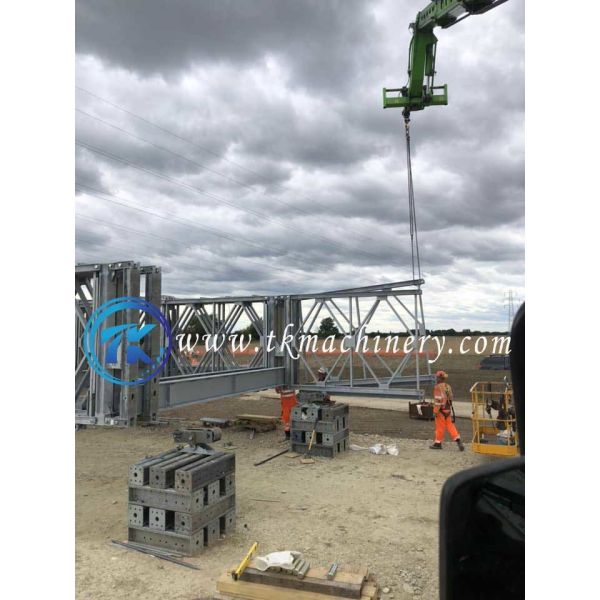 Bailey Bridge 61m Heavy Load Capacity BS5400 Galvanized Surface Finish Long Span