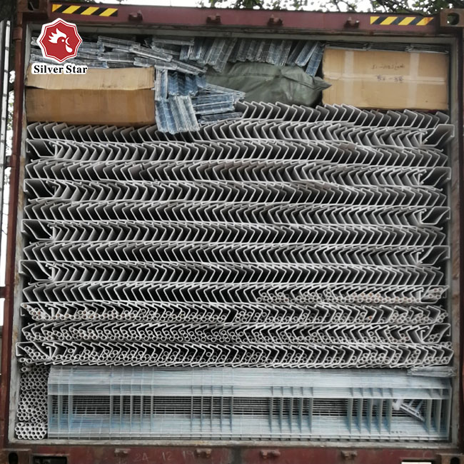 См 43*41*41 в сталь цыпленка слоя клетки арретирует 4 птиц в клетку