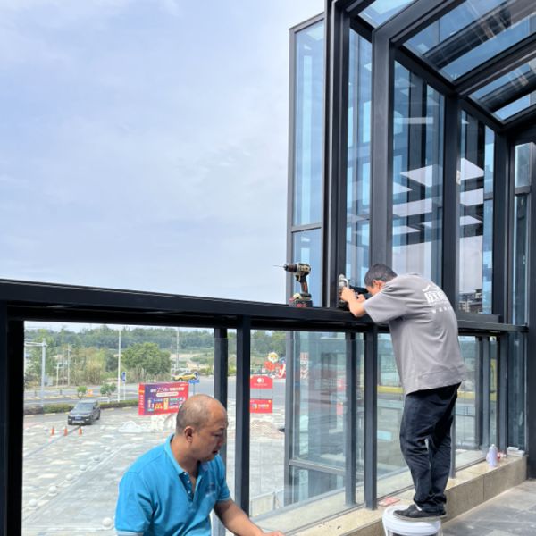Luxury Retractable Glass Sunroom with Flat/Triangle Roof Molding 4 Season Sliding Open Style for Hotels Apartments