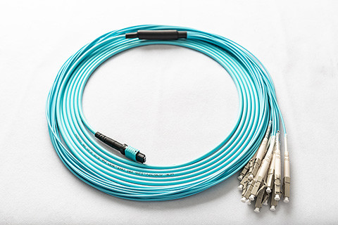 40Gbps 10Gbps Fiber Optic Jumper Cable MPO 3mm Fiber Optic Cable