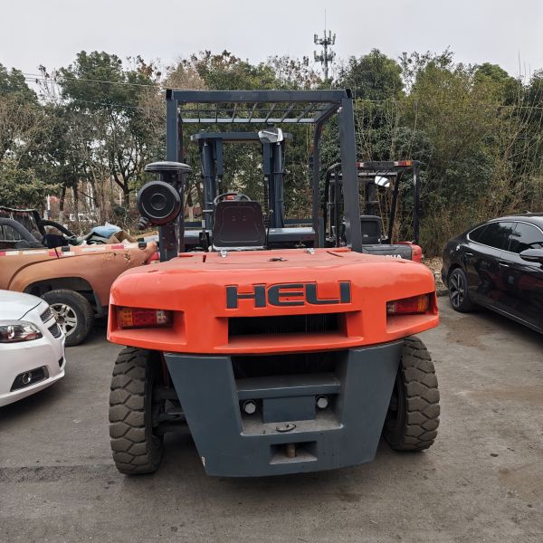 HELI 7 Ton Heavy Duty Diesel Forklift Used 3m Lifting Height With 2 Stages Masts