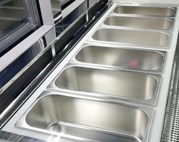 Curved Glass Ice Cream Showcase Freezer 16 Pans 1510*1100*1280mm Customized Color