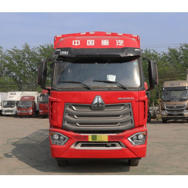 Red 8x2 Truck Diesel Heavy Truck Vehicle 316/429 Horsepower