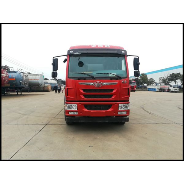 Camion lourd FAW 25 tonnes 13,9 m³ Véhicule chimique Solution/liquide d'hydroxyde de sodium Camion spécial de transport spécial